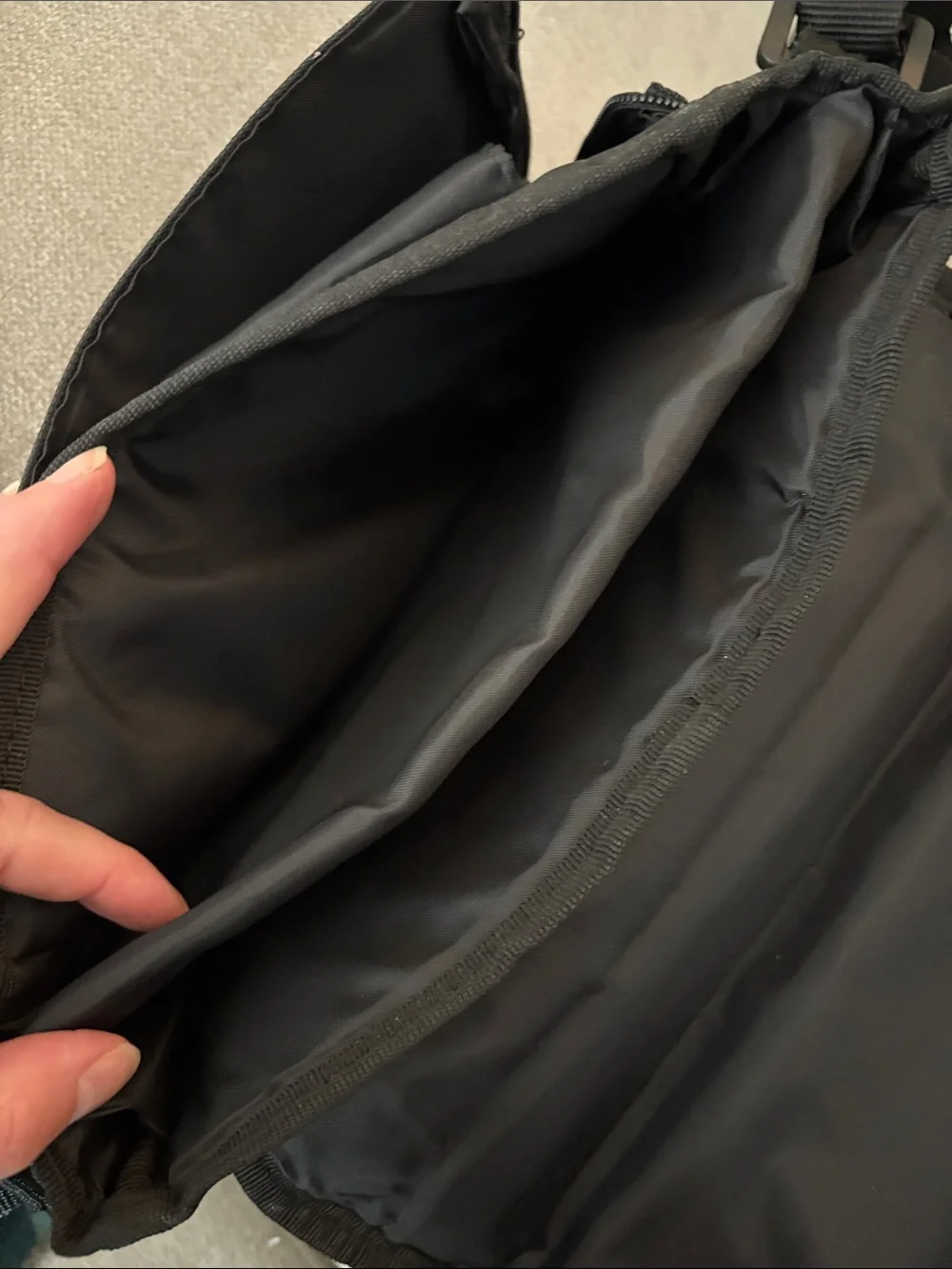 TARGUS CityGear Messenger Bag 10.2